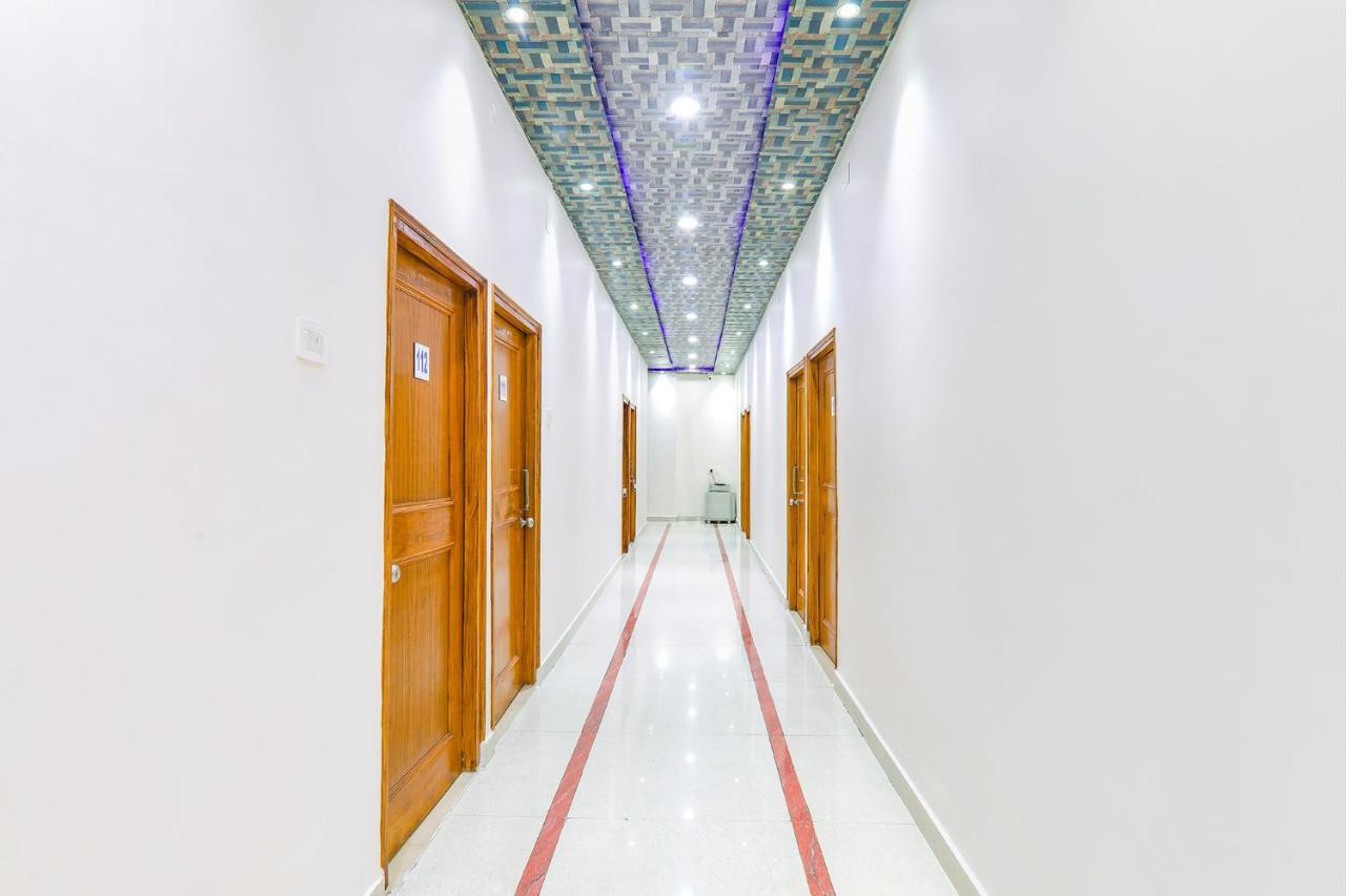 Capital O 64299 Hotel Suncity Juhi Bari Zewnętrze zdjęcie